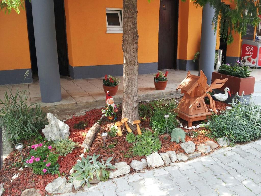 Guesthouse Zuzana Spacince Esterno foto