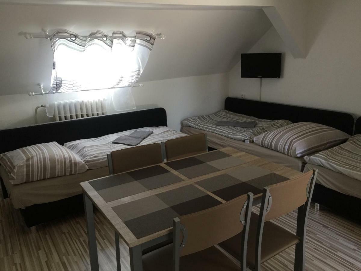 Guesthouse Zuzana Spacince Esterno foto